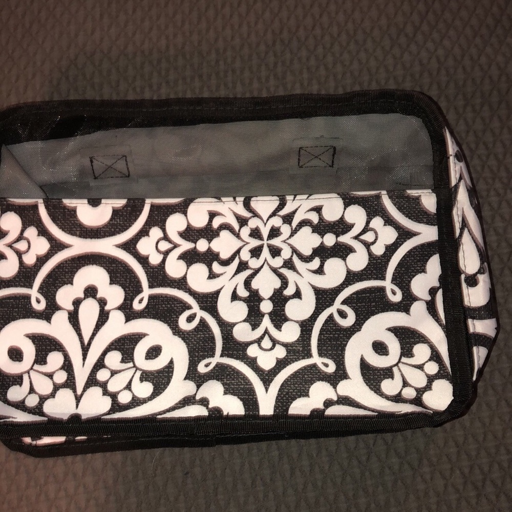Thirty-One large packing cube - medallion Medley